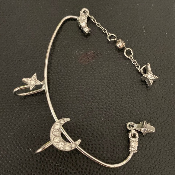 Silver tone Ear Cuff earring with Rhinestones for 1 ear - Picture 2 of 6